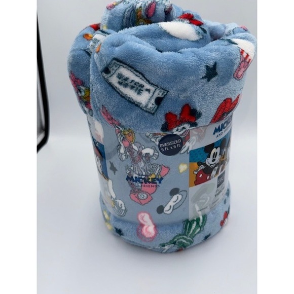 The Big One Oversized Plush Throw Blanket Pajama Party Mickey & Friends 5x6 NEW - Picture 6 of 8